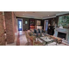 ESPECTACULAR  CHALET EN PEÑA LAS AGUILAS