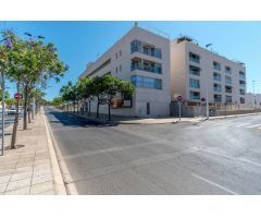 Local en venta en Santa Pola, junto estación de autobuses.