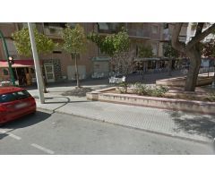 Local Comercial en zona Casablanca con fachas en terraza