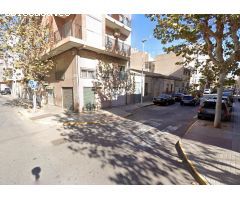 Local en esquina en Elche