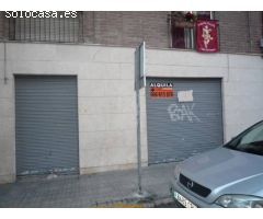 Local de 150m2, dividido en 6 despachos y recepción.