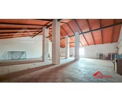 CASA EN BUEN ESTADO CON BUHARDILLA Y JARDIN EN PEÑARROYA-PUEBLONUEVO