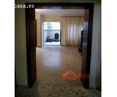 Casa Espaciosa y Acogedora en Almodóvar: ¡Su Nuevo Hogar lo Espera!