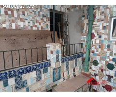 CASA EN EL CARMEN JUNTO A OLLERÍAS PARA REFORMAR