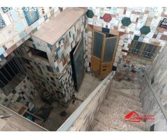 CASA EN EL CARMEN JUNTO A OLLERÍAS PARA REFORMAR