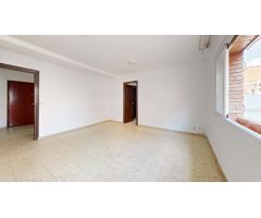 MAGNIFICA VIVIENDA CON ASCENSOR y EXTERIOR, EN ZONA SANTA ROSA, CON 3 DORMITOIROS