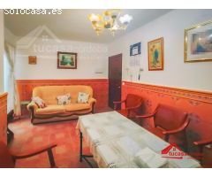 VIVIENDA EN HUERTA LA REINA CON PATIO DE USO PROPIO