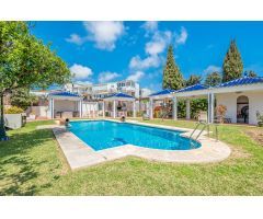 Se vende Villa con piscina privada, cerca de la playa, Zona Puerto Marina