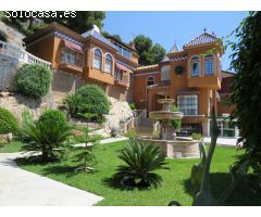 Villa de lujo en Málaga con vistas panorámicas. Urbanización Pinares de San Antón.