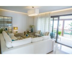 Exclusivo ático de 3 dormitorios en Benahavis con vistas al mar y la montaña