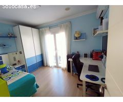 MAGNÍFICO CHALET SITUADO EN LA MEJOR URBANIZACIÓN DE LOJA CON AMPLIAS ESTANCIAS Y PISCINA !!!!