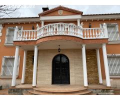 ESPECTACULAR CHALET LUJO  ZONA DE LA FÁBRICA CON ZONAS VERDES, PISCINA Y MAGNIFICAS CALIDADES ¡¡¡¡¡¡