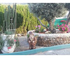 MAGNÍFICO CHALET EN LOJA CON 300M² DE VIVIENDA Y 5.000M² DE TERRENO !!!!