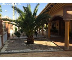 PRECIOSO CHALET DE LUJO CON TODAS LAS COMODIDADES Y GRANDES SUPERFICIES 1.614M2 ZONA DE LA FABRICA