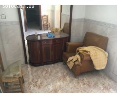 VENTA DE CASA EN ZONA MUY CÉNTRICA DE HUETOR TAJAR CON MUY BUENAS VISTAS E ILUMINACIÓN. SUP.403m2.