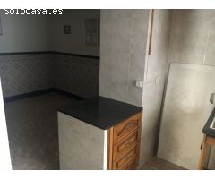 VENTA DE CASA EN ZONA MUY CÉNTRICA DE HUETOR TAJAR CON MUY BUENAS VISTAS E ILUMINACIÓN. SUP.403m2.