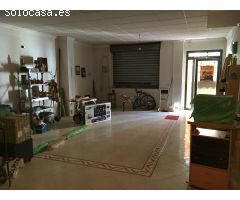 VENTA  DE LOCAL COMERCIAL EN ZONA CÉNTRICA DE HUETOR TAJAR, TOTALMENTE REFORMADO.