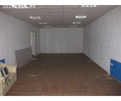 LOCAL COMERCIAL EN BAJO CON 210M2 DE SUPERFICIE. ZONA CENTRICA  DE MORALEDA  DE ZAFAYONA.
