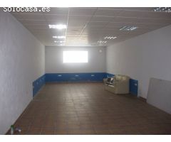 LOCAL COMERCIAL EN BAJO CON 210M2 DE SUPERFICIE. ZONA CENTRICA  DE MORALEDA  DE ZAFAYONA.