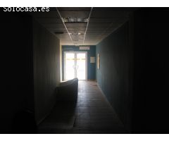 LOCAL COMERCIAL EN BAJO CON 210M2 DE SUPERFICIE. ZONA CENTRICA  DE MORALEDA  DE ZAFAYONA.