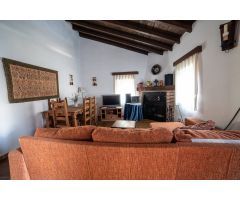 ESPECTACULAR CORTIJO RURAL CON AMPLIAS SUPERFICIES, PISCINA, PISTA DE PADEL Y SALA DE GIMNASIO !!!!