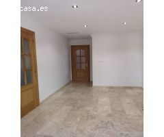 CASA PAREADA EN ZONA URBANIZACIÓN DE VENTA NUEVA CON AMPLIAS SUPERFICIES Y GARAJE  INCLUIDO !!!