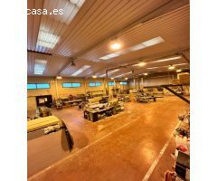 MAGNÍFICA NAVE INDUSTRIAL SITUADA EN EL POLIGONO DE LA CATALANA CON AMPLIAS SUPERFICIES !!!