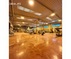 MAGNÍFICA NAVE INDUSTRIAL SITUADA EN EL POLIGONO DE LA CATALANA CON AMPLIAS SUPERFICIES !!!
