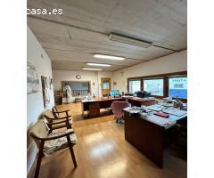MAGNÍFICA NAVE INDUSTRIAL SITUADA EN EL POLIGONO DE LA CATALANA CON AMPLIAS SUPERFICIES !!!