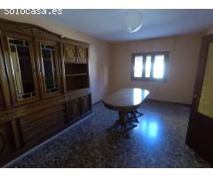 CASA DE PUEBLO EN PLANTA BAJA CON PATIO Y BUENA DISTRIBUCIÓN DE LA VIVIENDA EN ZONA REDONDA NORTE.