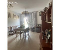 PISO SITUADO EN LA ZONA DE LA REDONDA NORTE, TRES AMPLIOS DORMITORIOS Y PLAZA DE GARAJE INCLUIDA !!