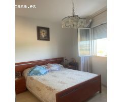 PISO SITUADO EN LA ZONA DE LA REDONDA NORTE, TRES AMPLIOS DORMITORIOS Y PLAZA DE GARAJE INCLUIDA !!