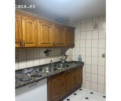 AMPLIO Y LUMINOSO PISO SITUADO EN PLENO CENTRO DEL PUEBLO CON TRES AMPLIOS DORMITORIOS Y DOS BAÑOS !