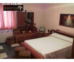 SE VENDE CHALET ZONA CARRUS