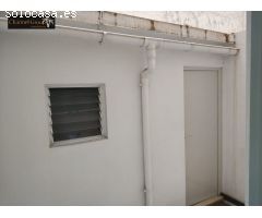 SE ALQUILA LOCAL A PIE DE CALLE PARA ENTRAR