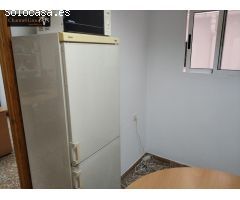 SE ALQUILA LOCAL A PIE DE CALLE PARA ENTRAR