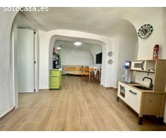 SE VENDE CASA CUEVA, ZONA LA ROMANA