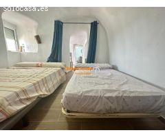 SE VENDE CASA CUEVA, ZONA LA ROMANA