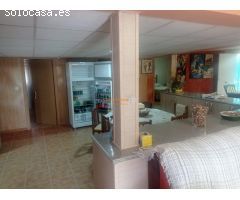 Oportunidad Única! Venta de Parcela con Casa, Zona Ajardinada y Olivar en Producción