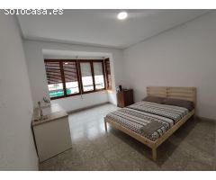 SE ALQUILA HABITACIONES- POR HABITACIONES- PISO ZONA PISOS AZULES