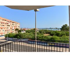 Luminoso apartamento con vistas al mar y al puerto en Torrevieja, zona Playa Acequión