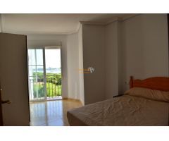 Luminoso apartamento con vistas al mar y al puerto en Torrevieja, zona Playa Acequión