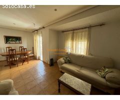 SE ALQUILA PISO DE 2 HABITACIONES CON MUY BUENA UBICACIÓN