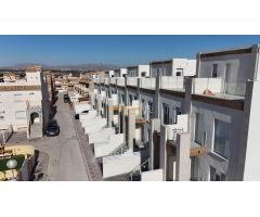 BUNGALOW EN GRAN ALACANT CON SÓTANO Y TERRAZA