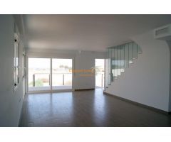 VILLAS EXCLUSIVAS EN GRAN ALACANT- PISCINA Y PARCELA DE 215 M2