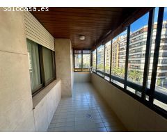 SE ALQUILA PISO EN EL CENTRO DE ALICANTE JUNTO LA ESTACIÓN DE TREN Y CORTE INGLÉS!