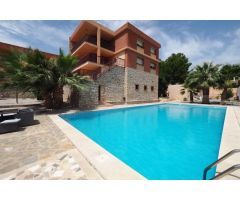 GRAN OPORTUNIDAD VILLA DE LUJO EN VISTAHERMOSA