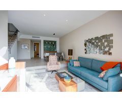 CASA ADOSADA EN VENTA EN SITGES - LEVANTINA