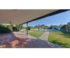 Chalet en Venta en Palomares del Río, Sevilla