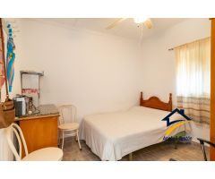 Casa con Terreno en Urbanización La Juaida